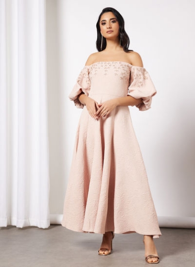 لباس برهنه با بافت خارج از شانه