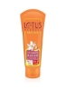 Herbals Safe Sun UV Screen Matte ژل SPF 50 با اسکراب سفید کننده پوست Lotus Herbals White Glow بلغور جو دوسر و ماست 200 گرم