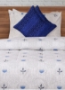 ست 2 روبالشی و 2 روکش کوسن Comforter - 1 Comforter (215x240 سانتی متر) + 2 روبالشی (50x75 سانتی متر) + 2 روکش کوسن (40x40 سانتی متر) سانتی متری پنبه ای سفید/آبی کینگ