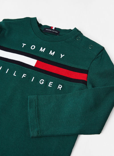 تصویر TOMMY HILFIGER : تی شرت آستین بلند با لوگوی کودکان و نو : تاریخ تحویل: 3 تا 5 روز کاری تی شرت آستین بلند با لوگوی کودکان و نوجوانان به رنگ سبز