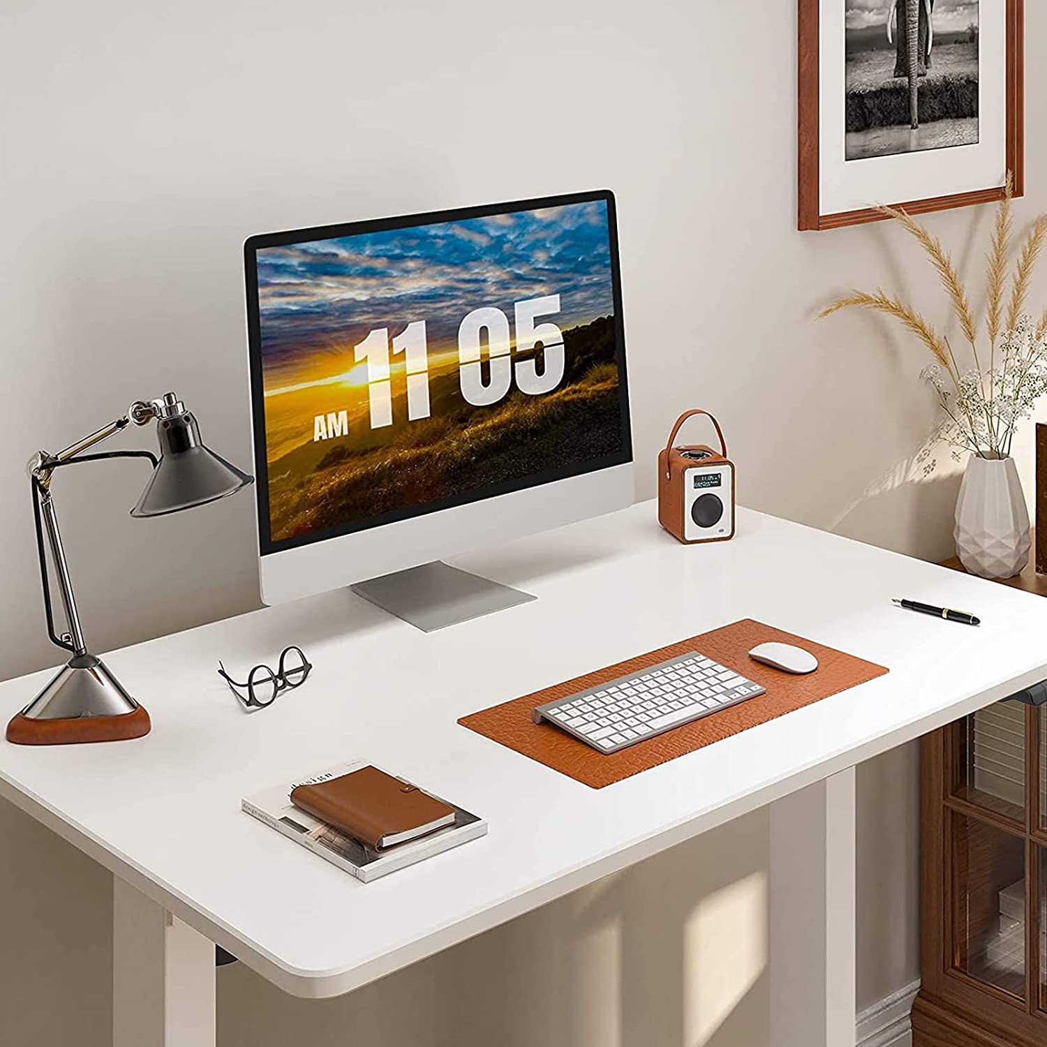 تصویر FLEXISPOT : میز با قابلیت تنظیم ارتفاع برقی FLEXISPOT Essential White Standing Desk 48 : تاریخ تحویل: 3 تا 5 روز کاری میز با قابلیت تنظیم ارتفاع برقی FLEXISPOT Essential White Standing Desk 48 x 24 Inches